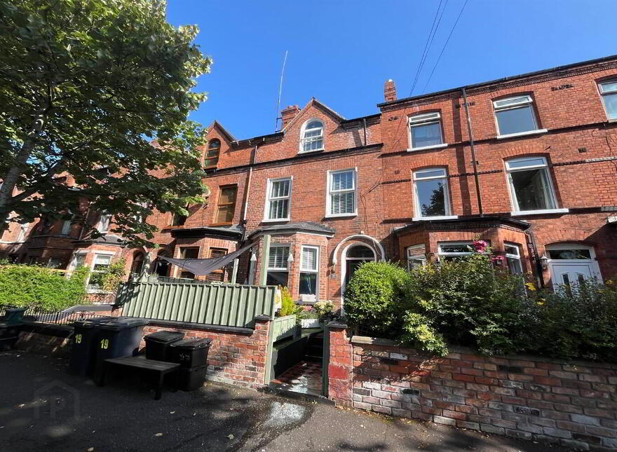 19 Rosemount Gardens, Cavehill, Belfast, BT15 5AG