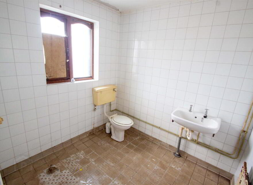 47 Springhill Avenue, Belfast, BT12 7QE