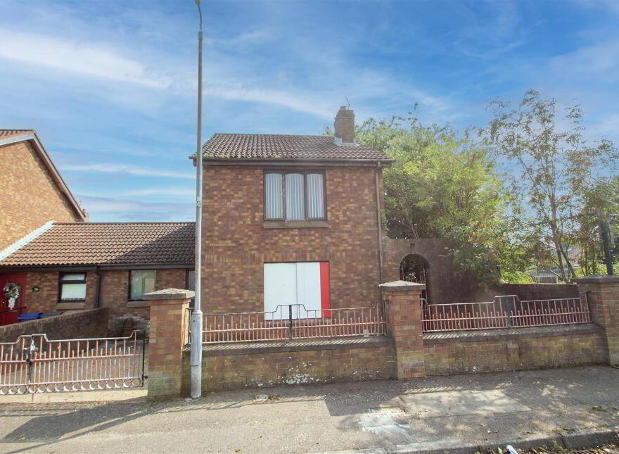 47 Springhill Avenue, Belfast, BT12 7QE photo
