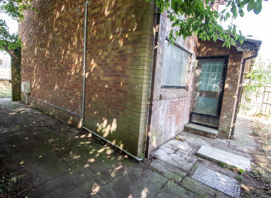 47 Springhill Avenue, Belfast, BT12 7QE
