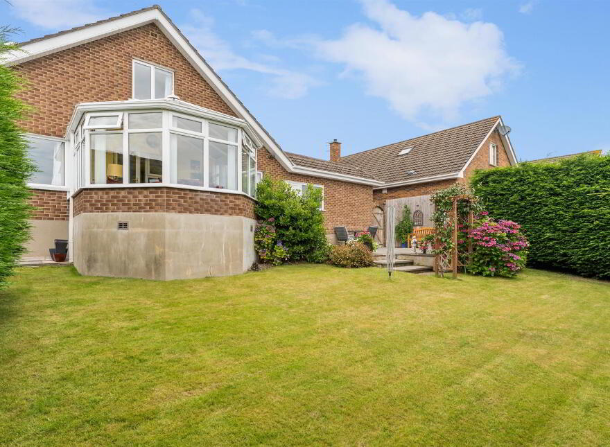 8 Beverley Drive, Newtownards, BT23 7UF