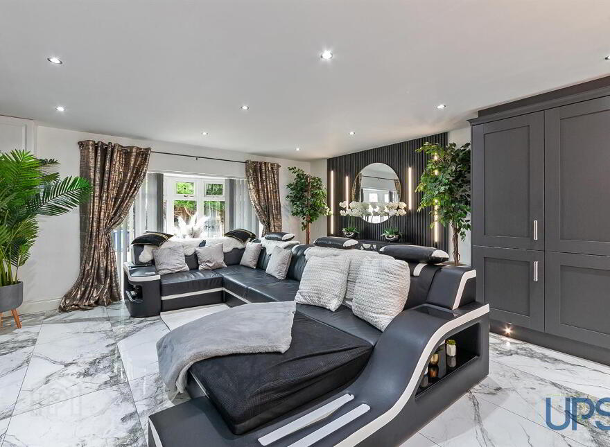 56 Lagmore Grove, Stewartstown Road, Belfast, BT17 0TD