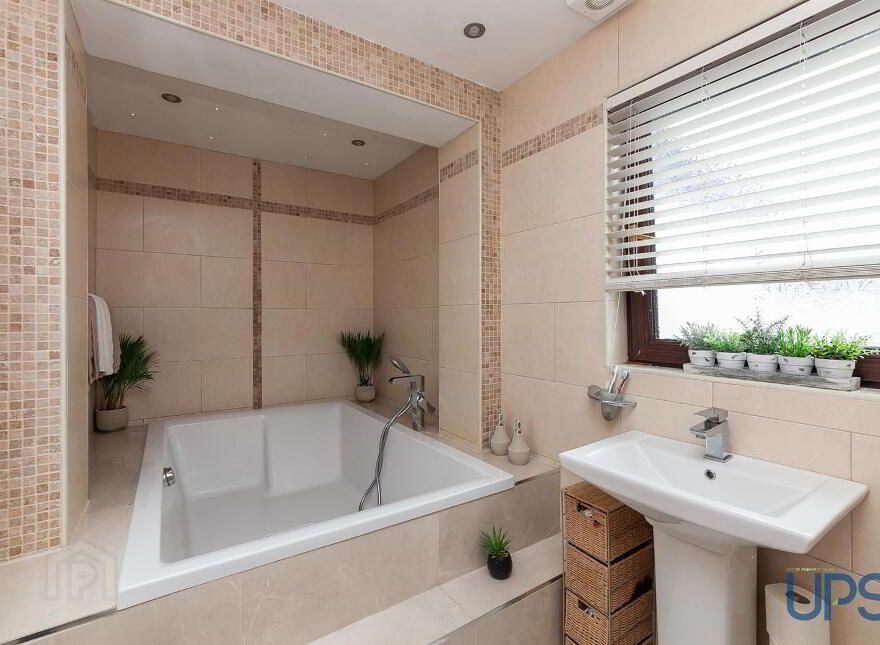56 Lagmore Grove, Stewartstown Road, Belfast, BT17 0TD