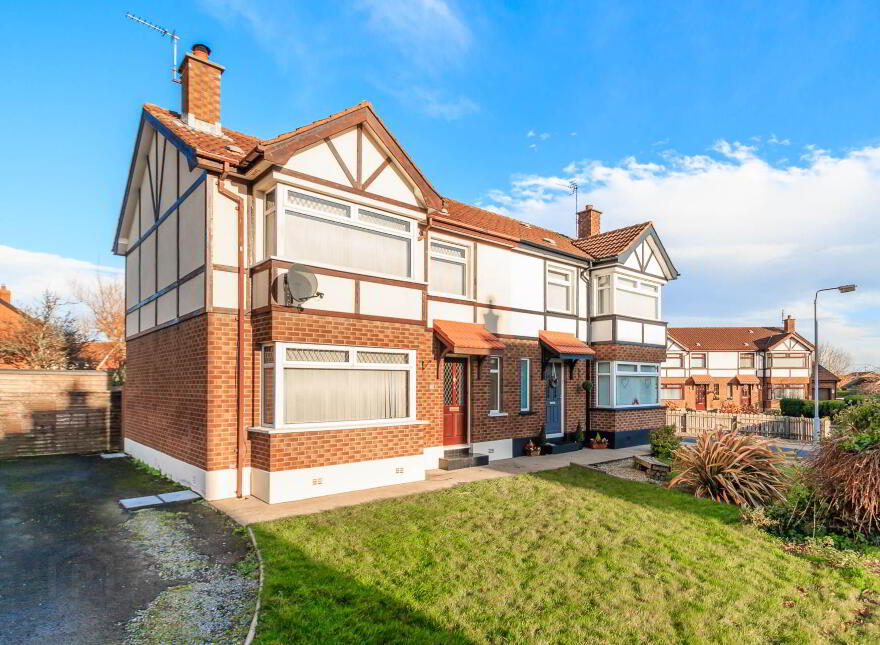 17 Woodford Grange, Bangor, BT19 6ZA photo