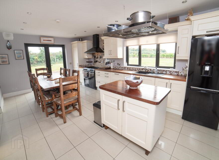 Lougharuane, Castletownroche, Mallow, P51YW10