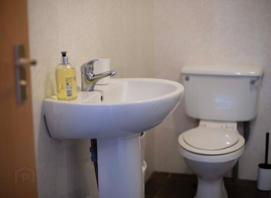 20 The Links (term Time), Portrush, BT56 8SX