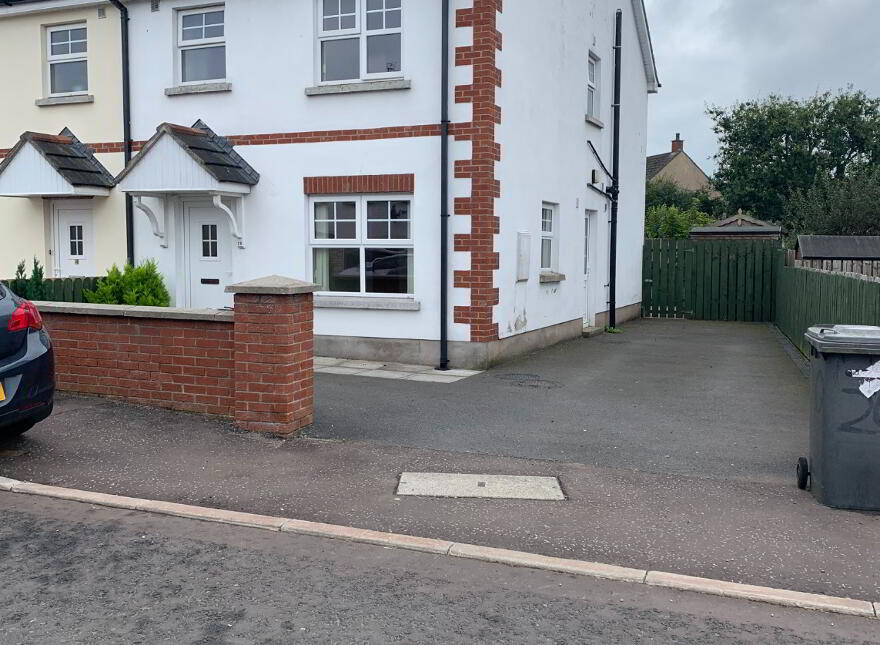 2b Legacurry Road, Lisburn, BT27 5LZ photo