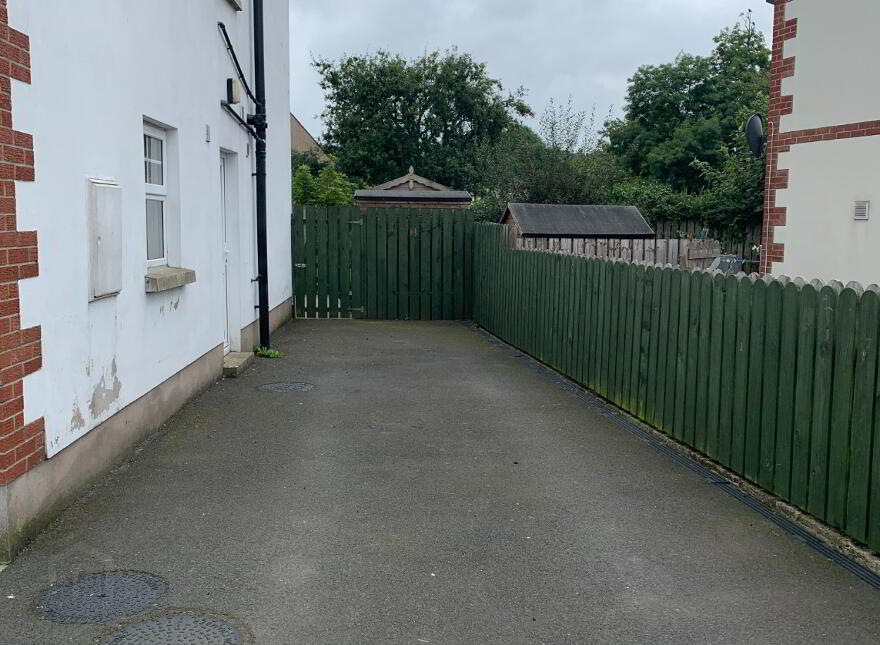 2b Legacurry Road, Lisburn, BT27 5LZ