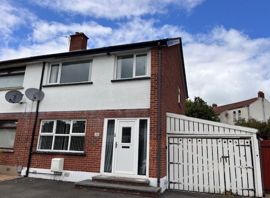 20 Woodlawn Avenue, Carrickfergus, BT38 8PP photo