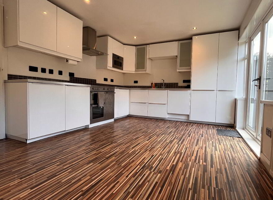 20 Woodlawn Avenue, Carrickfergus, BT38 8PP