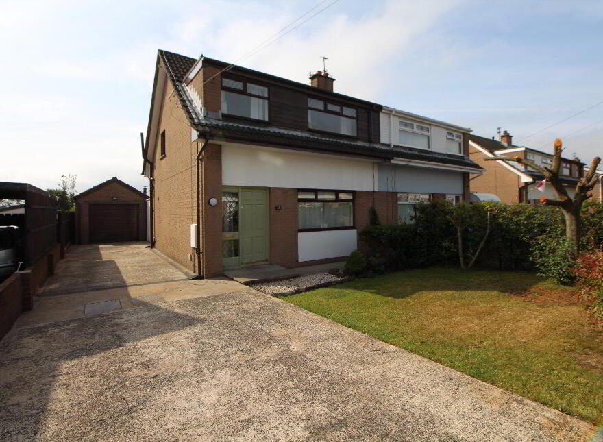 11 Tern Crescent, Carrickfergus, BT38 7RU photo