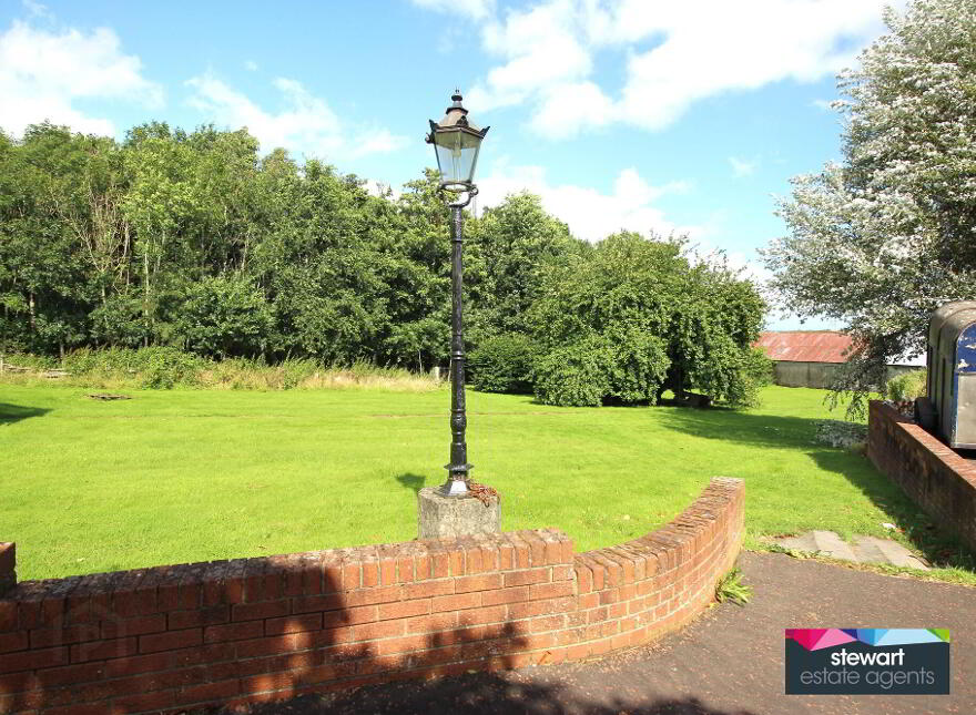 16 Clarehill Road, Moira, BT67 0PB
