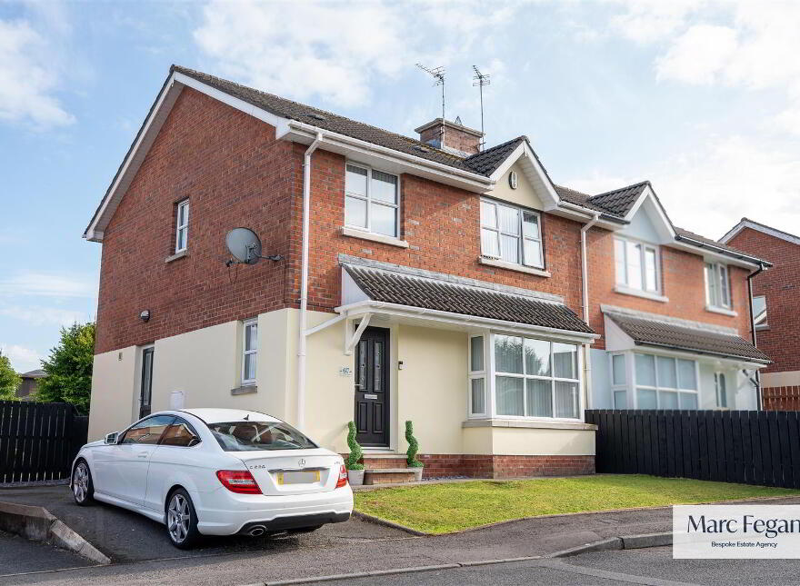 67 Avondale Manor, Craigavon, BT64 1AE photo