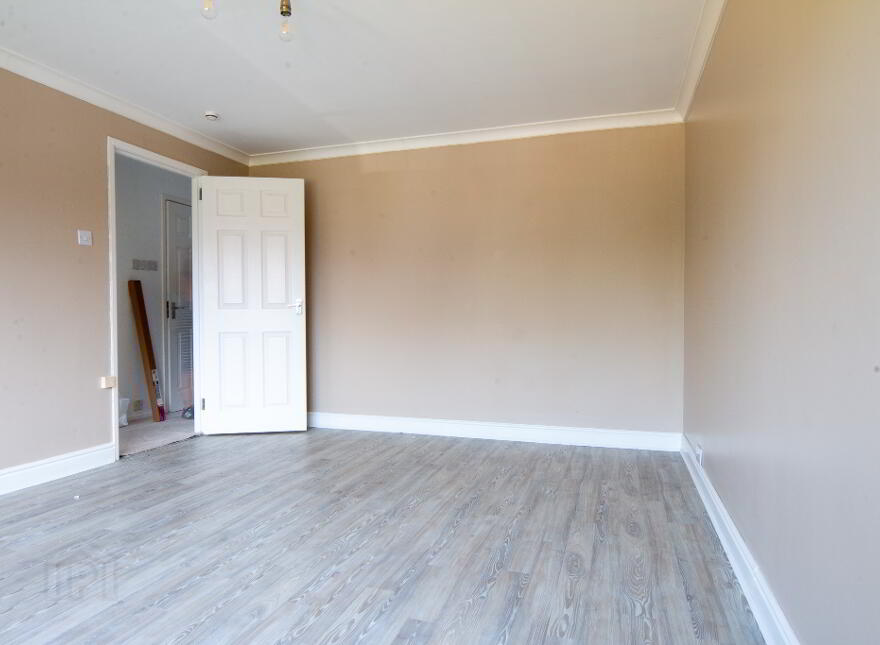 31b Dundonald Heights, Belfast, BT16 1XL