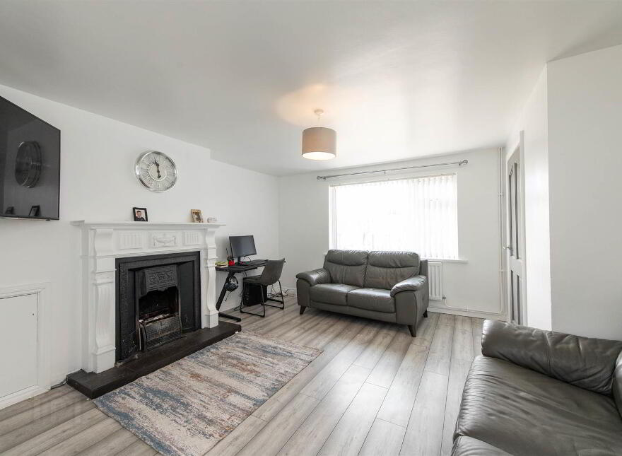 10 Leaside Gardens, Downpatrick, BT30 6QE