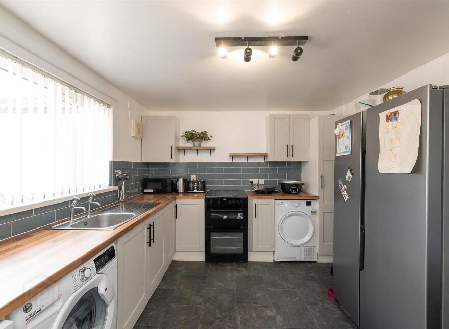 10 Leaside Gardens, Downpatrick, BT30 6QE