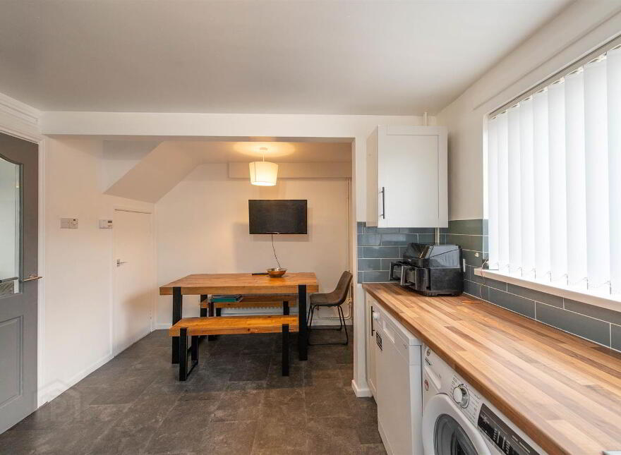 10 Leaside Gardens, Downpatrick, BT30 6QE