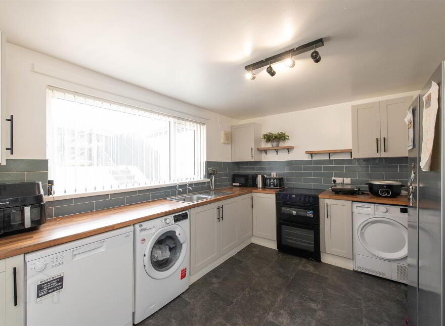10 Leaside Gardens, Downpatrick, BT30 6QE