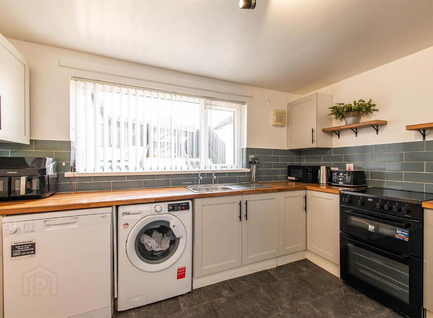 10 Leaside Gardens, Downpatrick, BT30 6QE