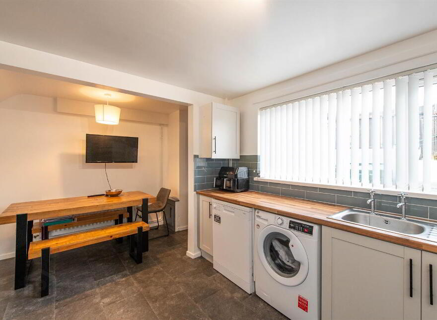 10 Leaside Gardens, Downpatrick, BT30 6QE