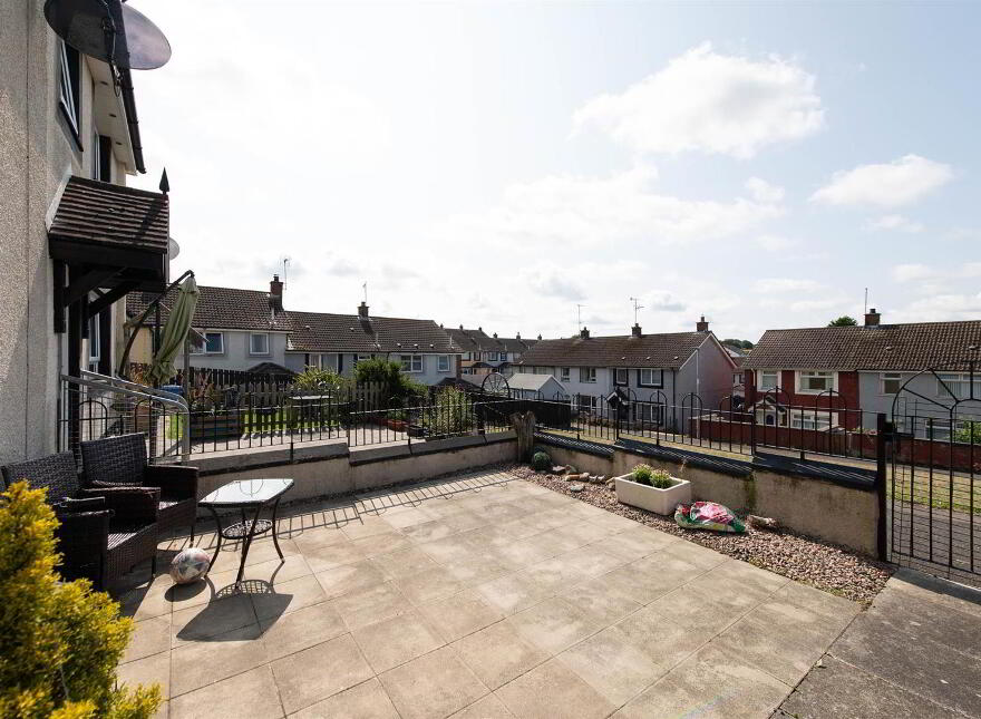10 Leaside Gardens, Downpatrick, BT30 6QE