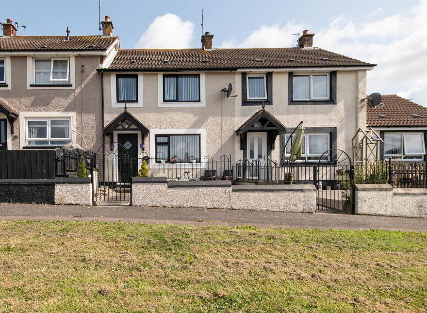 10 Leaside Gardens, Downpatrick, BT30 6QE