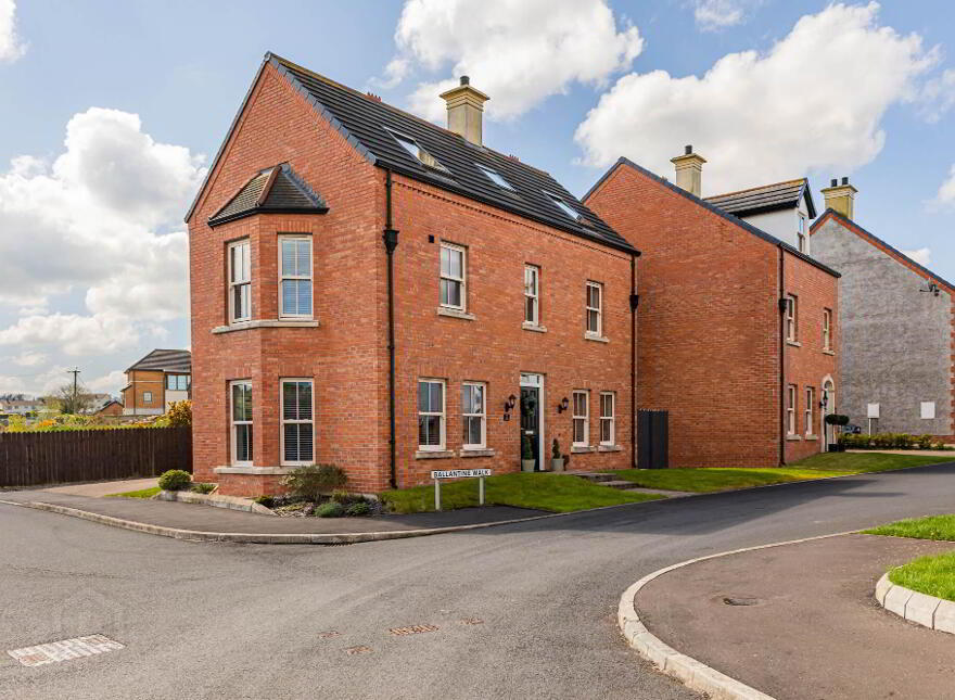2 Ballantine Walk, Lisburn, BT27 5FW