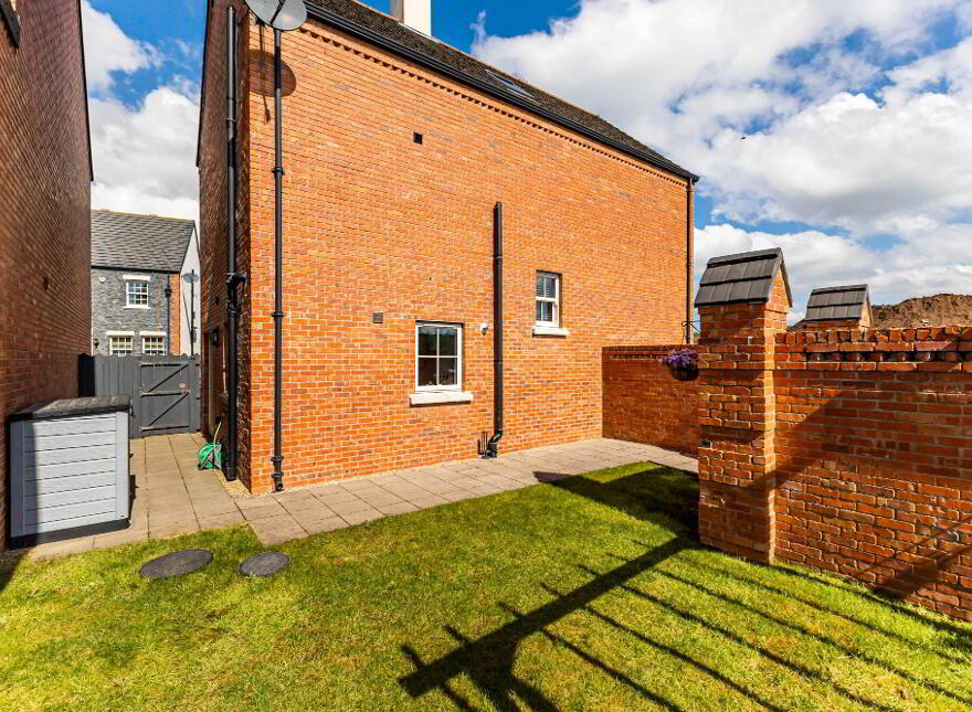 2 Ballantine Walk, Lisburn, BT27 5FW