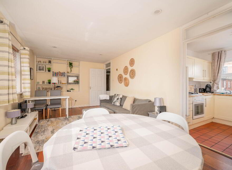 36 Salisbury Street, Dublin Road, Belfast, BT7 1AH