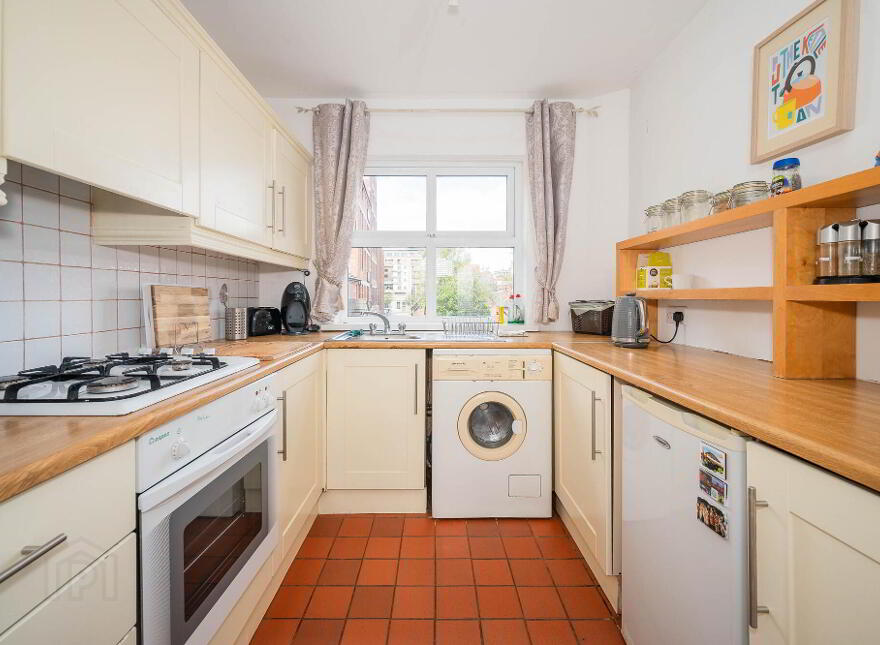 36 Salisbury Street, Dublin Road, Belfast, BT7 1AH