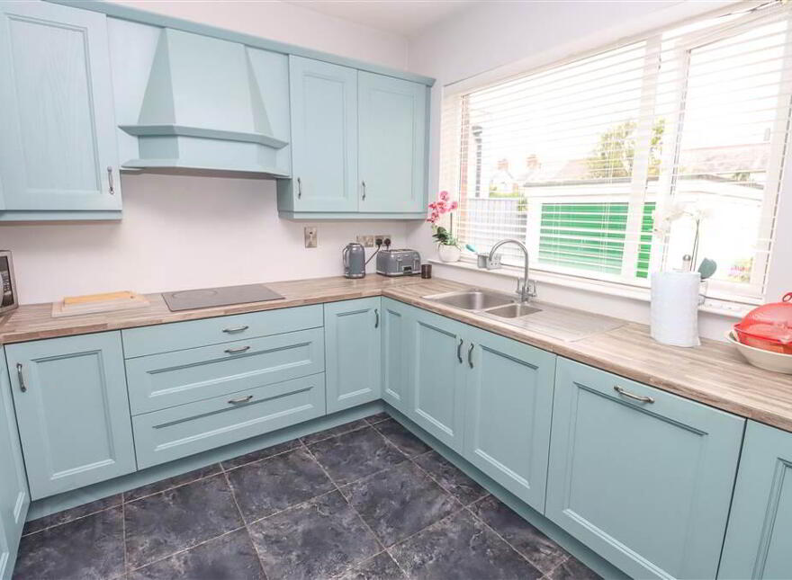 3 Trigo Parade, Castlereagh, Belfast, BT6 9GA