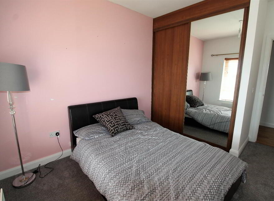 25 Woodbrook Avenue, Lisburn, BT28 2ZG