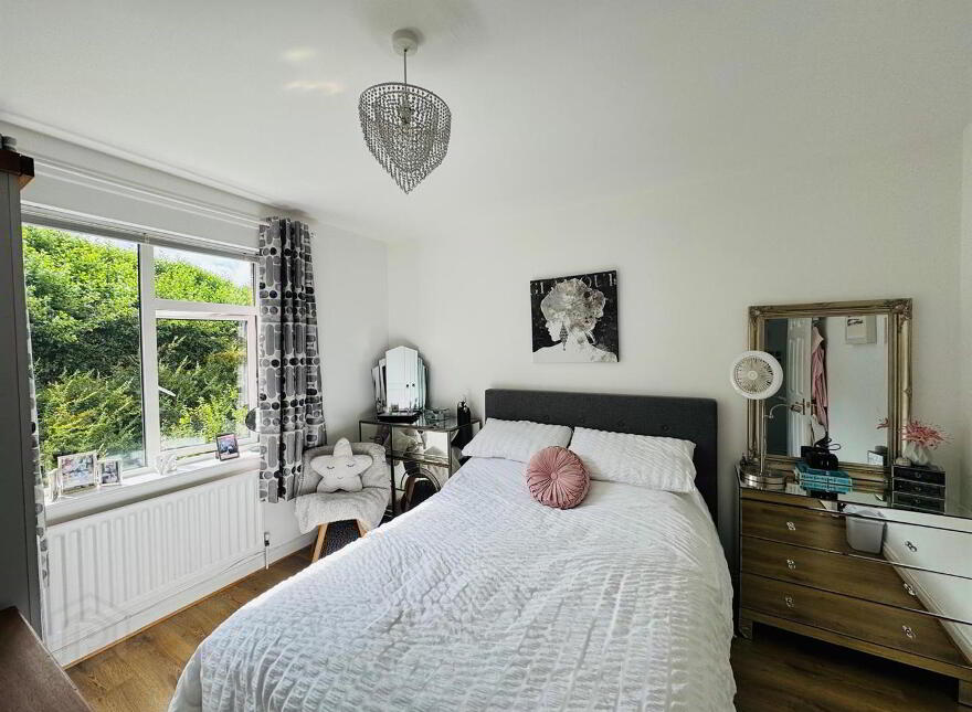 78a Rossdale, L'Derry, BT47 5RD