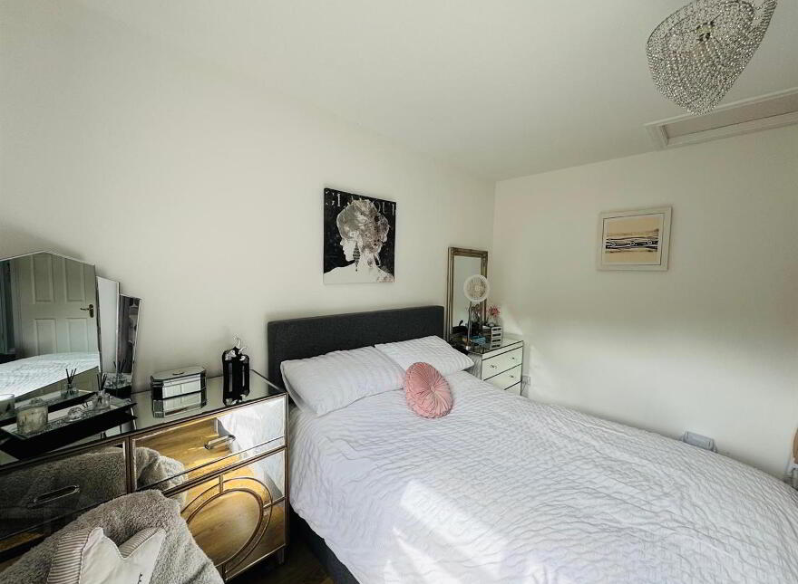 78a Rossdale, L'Derry, BT47 5RD