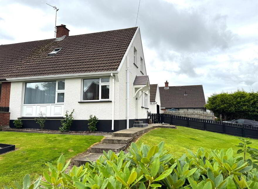 2 Erosmore Drive, L'Derry, BT47 5SL photo