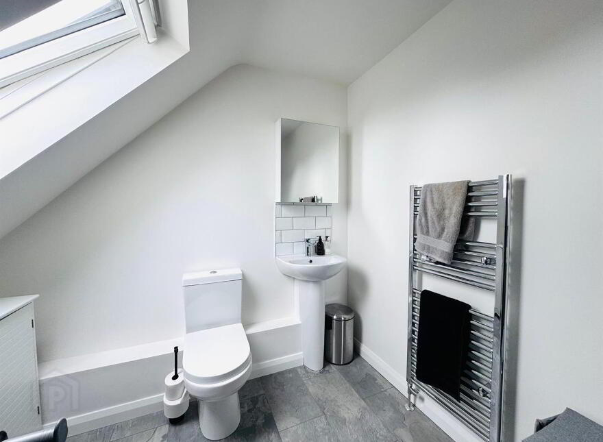 2 Erosmore Drive, L'Derry, BT47 5SL