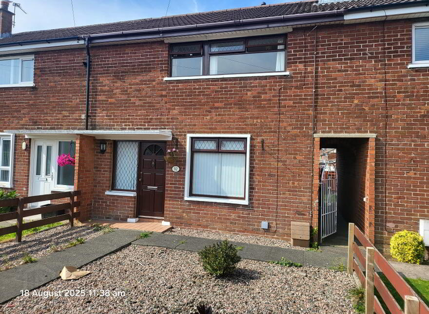 92 Victoria Road, Carrickfergus, BT38 7JL photo