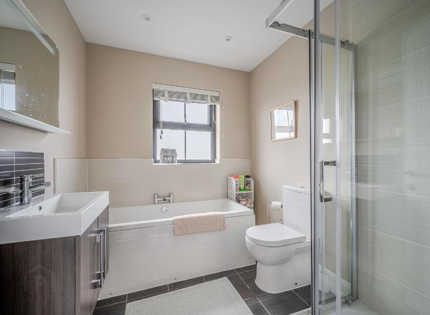 10 Bracken Hill Square, Belfast, BT8 6ZW