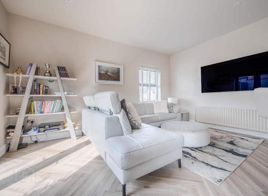 10 Bracken Hill Square, Belfast, BT8 6ZW