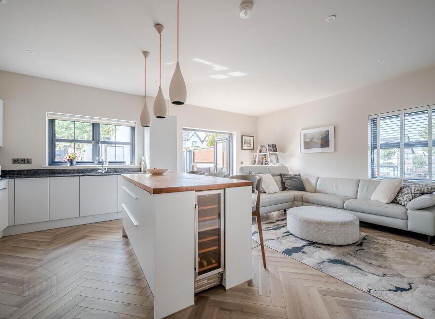 10 Bracken Hill Square, Belfast, BT8 6ZW