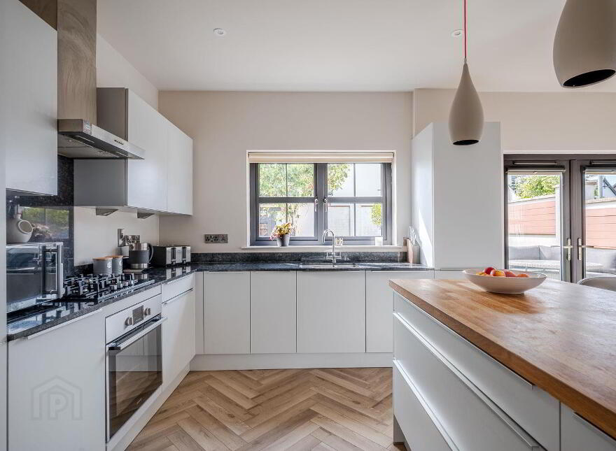 10 Bracken Hill Square, Belfast, BT8 6ZW