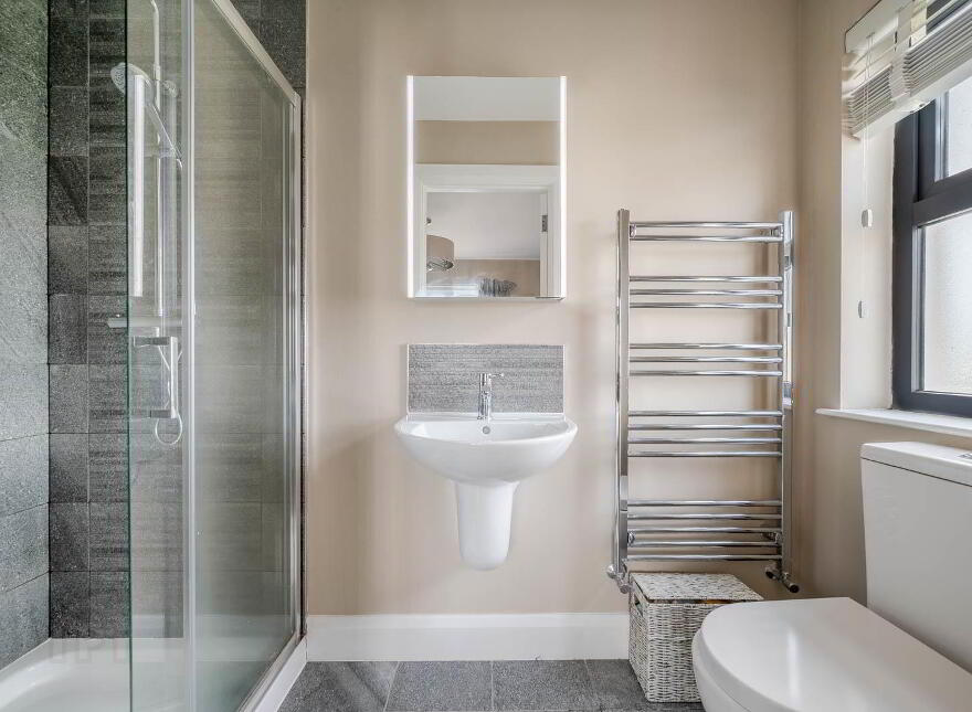 10 Bracken Hill Square, Belfast, BT8 6ZW