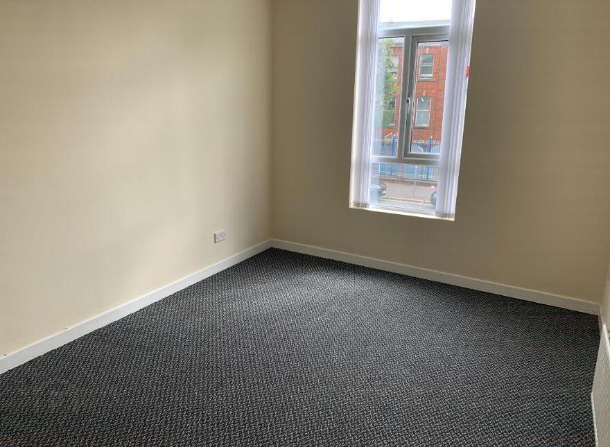 Apt 1, 121 Falls Road, Belfast, BT12 6AA