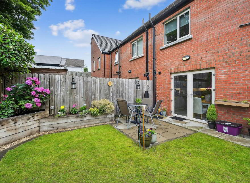 2b The Green, Dunmurry, Belfast, BT17 0EH