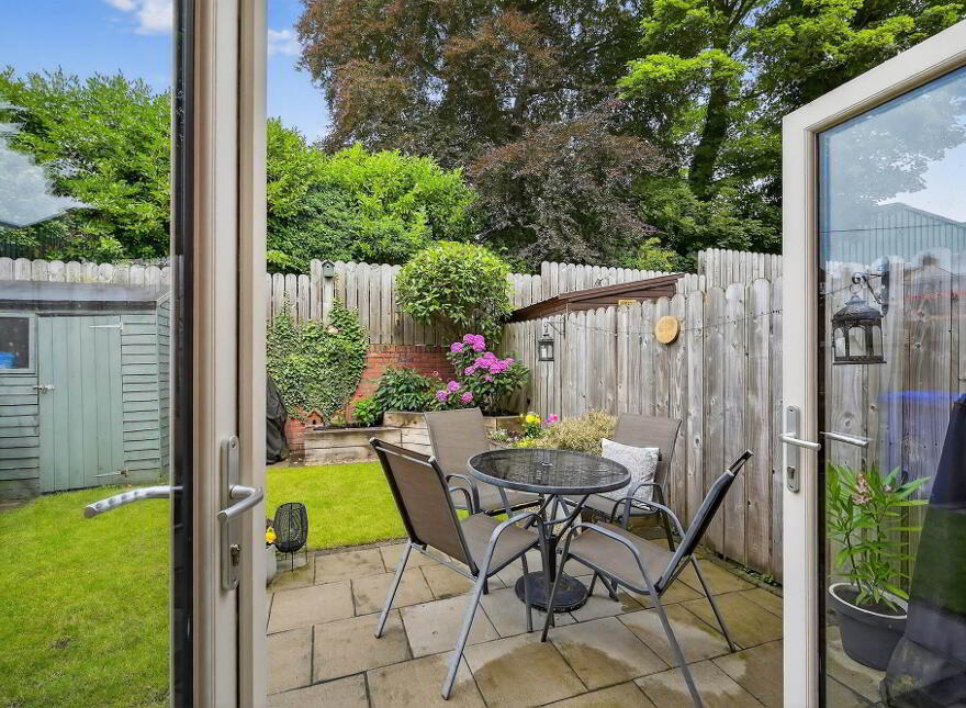 2b The Green, Dunmurry, Belfast, BT17 0EH
