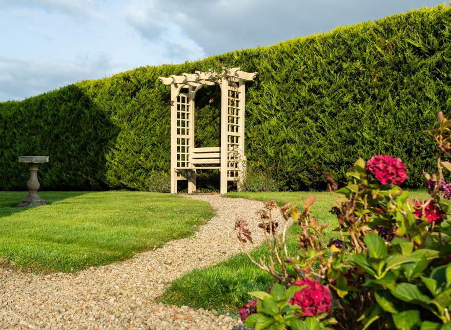 Radharc, Rossmore, P85YH39
