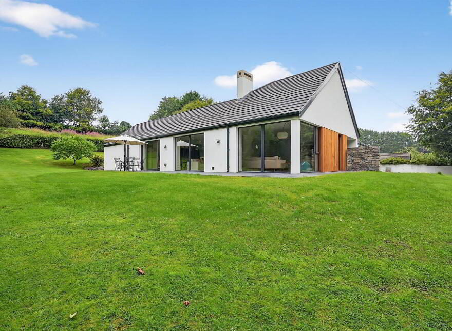 8 Ballynahatty Road, Belfast, BT8 8LE