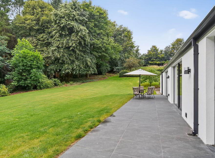 8 Ballynahatty Road, Belfast, BT8 8LE