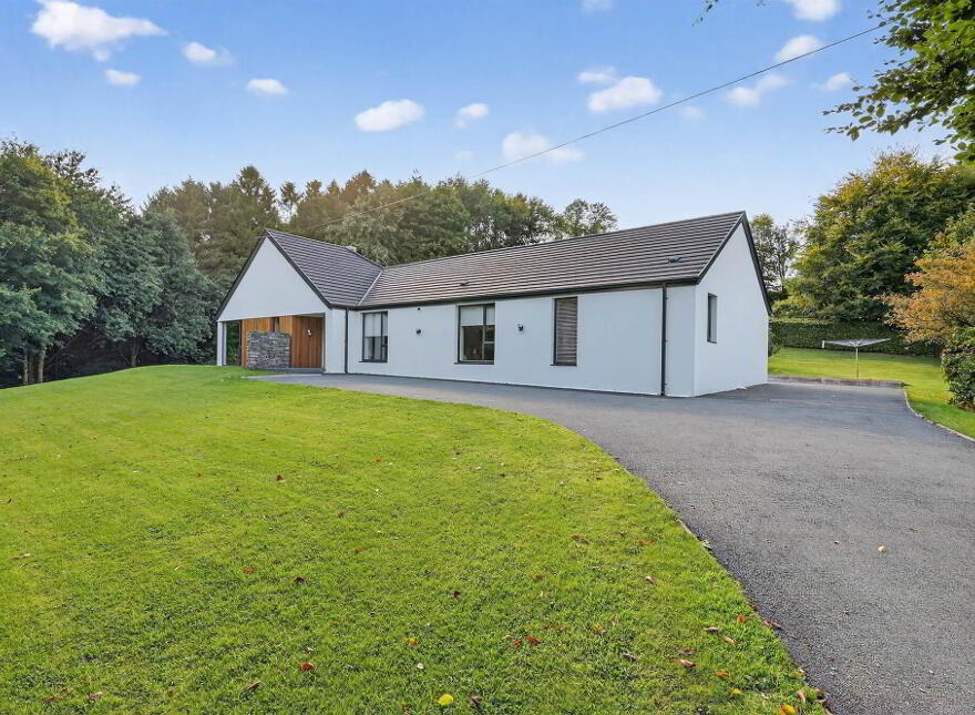 8 Ballynahatty Road, Belfast, BT8 8LE