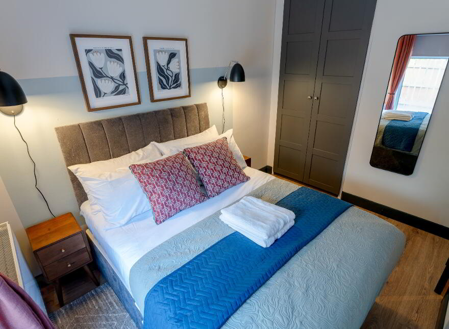 City Centre Short Term Let, Salisbury Court, Belfast, BT7 1DD